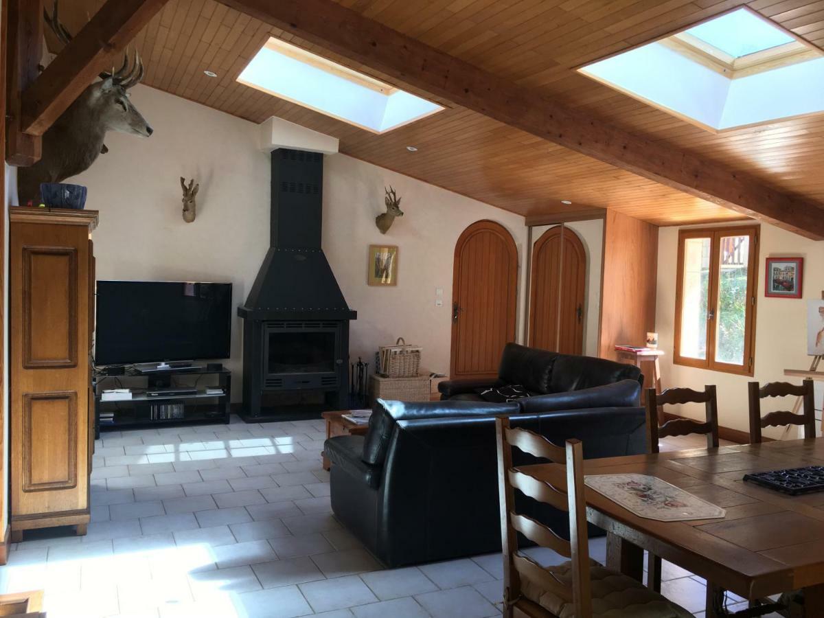 Les Chevreuils Bed and Breakfast Monsac Exteriör bild